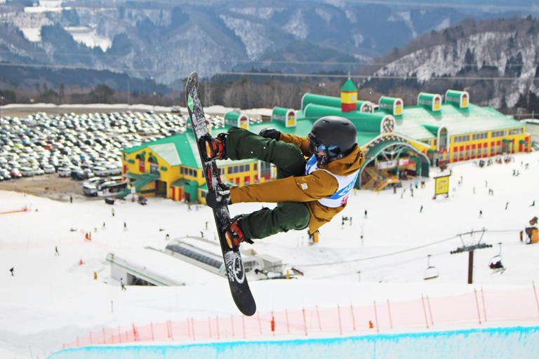 Nagoya: Takasu Snow Park Ski & Snowboard Day Trip Nagoya : Include bus fare & admission to "YUKINOS"