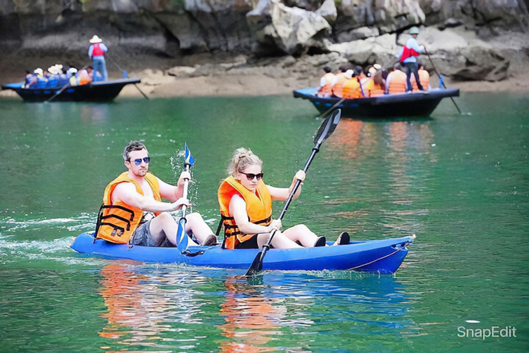 Hanói: Cruzeiro de 5 estrelas na Baía de Halong com almoço, jacuzzi e festa