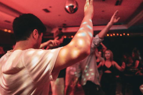 Tirana: Pub Crawl with 1 hour of Unlimited Drinks