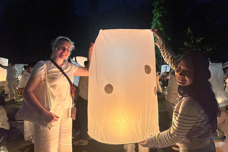 Open Tour & Private Tour Borobudur Vesak Lantern Festival OPEN TRIP Borobudur Vesak Lantern Festival