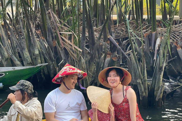 Hoi An: Basket Boat, Lantern Making Class & Hoai River Ride
