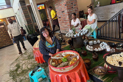 Addis Abeba: Töpferwaren, Markt und Kaffee-Tour mit MittagessenAddis Abeba: Töpfer-, Markt- und Kaffeetour mit Mittagessen