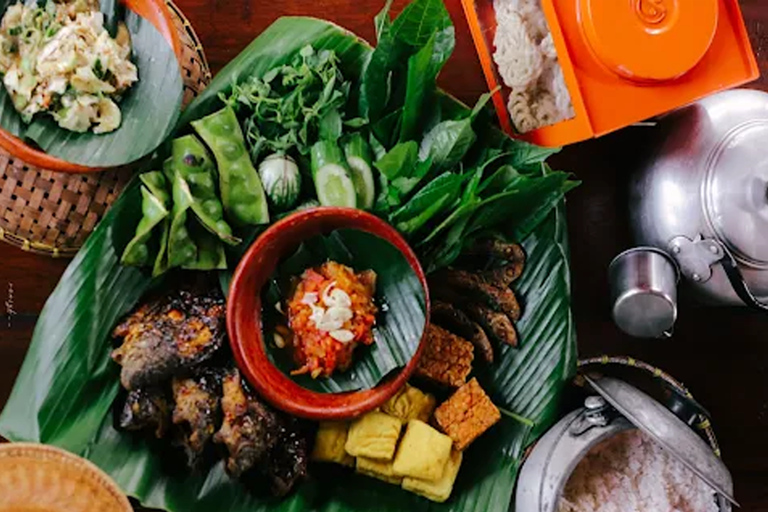 Bandung Countryside Tour: Waterfall, Rice Fields &amp; Culture