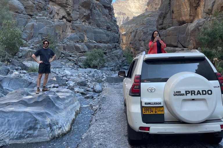 Wadi Ghul Adventure Hike, Misfat Al Abriyeen Tour & Lunch