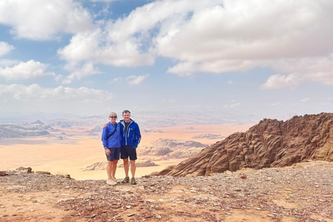 Wadi Rum: Full Day Jeep Sunset Tour with Lunch