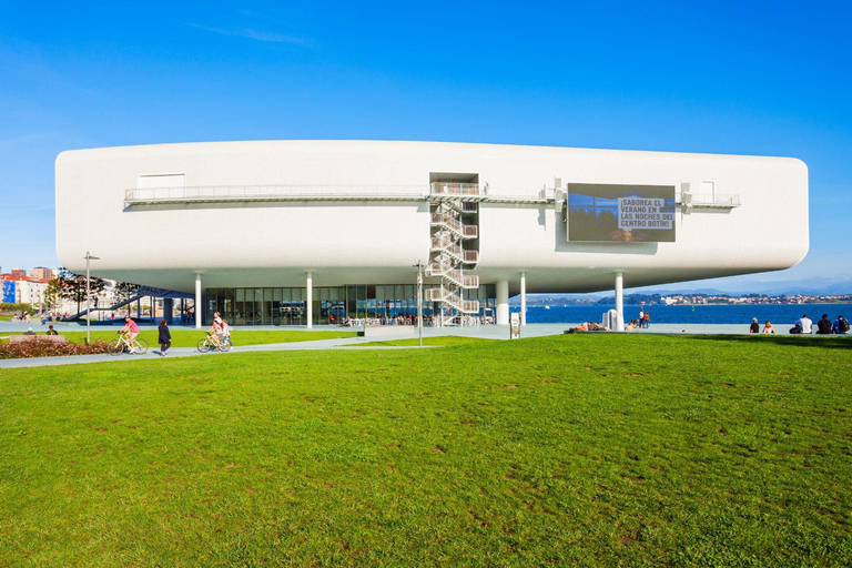 Guided visit to the center of Santander in English