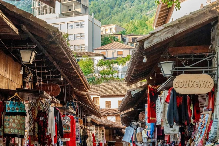 从都拉斯/戈莱姆：克鲁亚城堡与老集市游览从杜尔塞/戈莱姆出发：克鲁亚城堡与老集市游览