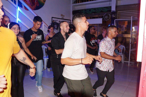 Cali: Salsa Night Tour with Pro Instructors Cali: Nighttime Salsa Sightseeing Tour with Pro Instructors