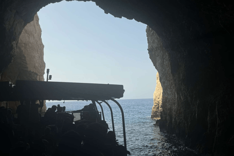 Zante: Crucero por la isla y las tortugas en EuroskyNaufragio Cuevas Azules e Isla de las Tortugas Cuevas Ceri