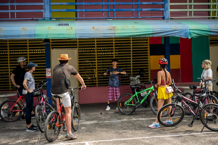 Must-try: Hidden Bangkok Bike and Food Tour