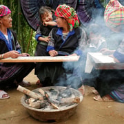 Traditional Batik Wax-Drawing Workshop in Ta Van Village