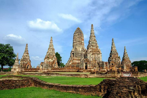 Ayutthaya: The Rise and Fall of the Lost Kingdom of Siam