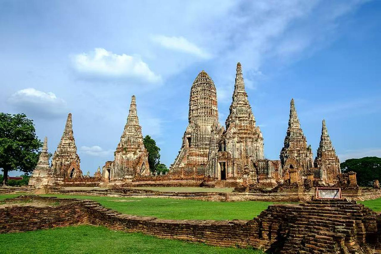 Ayutthaya: The Rise and Fall of the Lost Kingdom of Siam