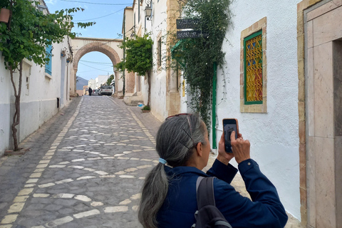 Tunis: Ur tiden Berberbyarna Tekrouna och Zriba Alia