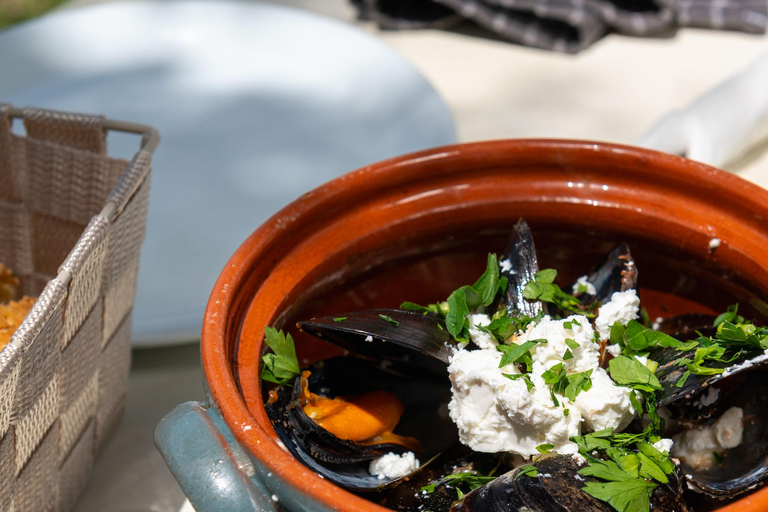 Greek Cooking Class with a Local Chef, Wine, & Meal in Drios Drios: Greek Cooking Class with a Chef, Wine, and Meal