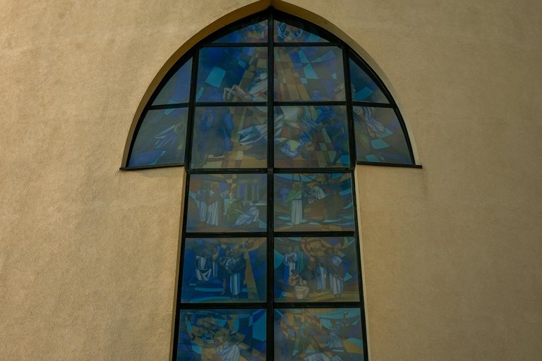 地拉那：探索共产主义时代与现代生活☕️私人观光