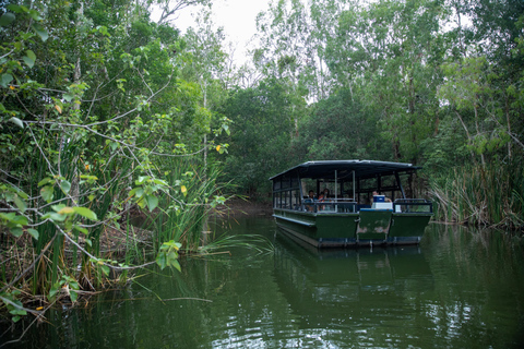 Cairns Shore Excursion: Crocodile & Wildlife Park Tour Cairns: Hartley's Crocodile Adventures Visit for Cruise