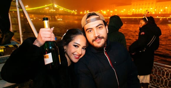 Budapest: New Year Boat Party Cruise with Unlimited Drinks