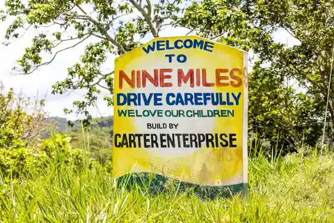 Jamaica: Dunn's River and Nine Miles