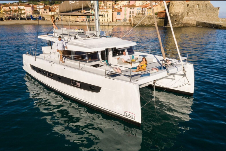 Yacht catamaran trip to the Lavezzi Islands