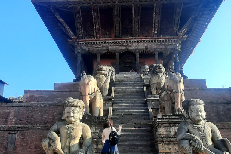 Kathmandu: Nagarkot Sunrise & Bhaktapur Durbar UNESCO Tour