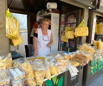 Belgrade: Street Food and Drinks Tour with 20+Tastings
