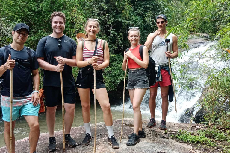 Chiang Mai: jungletocht, olifanten en verblijf in een bergstamdorpChiang Mai: tweedaagse jungletocht met verblijf in de bergstam