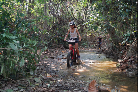 Luang Prabang: E-Mountainbike Tour with Waterfall & Lunch