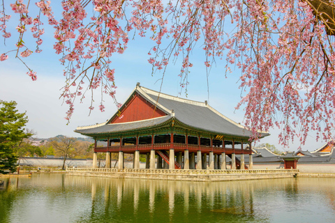 Seoul Day Tour: Gyeongbok Palace, Bukchon, Gwangjang Market A. Gyeongbokgung, Bukchon