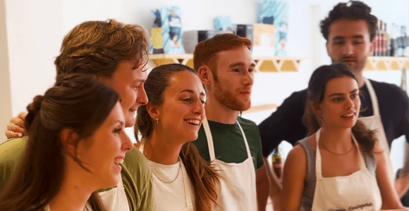 Bologna: Handmade Tortellini Class & Wine in a Homey Studio