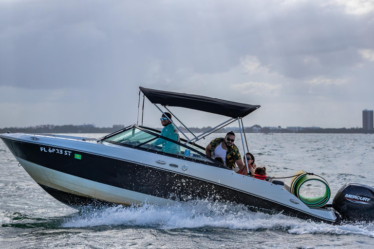 Aluguel de barco com capitão em Miami Beach - até 6 pessoas