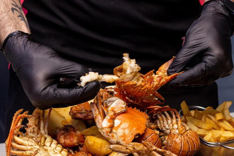 Accra: Exclusive East Legon Nightlife Tour with Cocktails