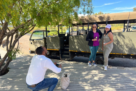 Safari au coucher du soleil dans la réserve de chasse d&#039;Aquila avec transport privé