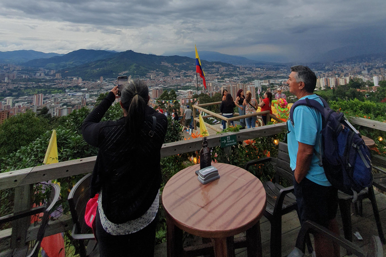 Medellín: City tour privado e de luxo em francês