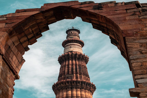 Qutub Minar Tour privado en coche con Salta la colaTour privado de Qutub Minar en coche