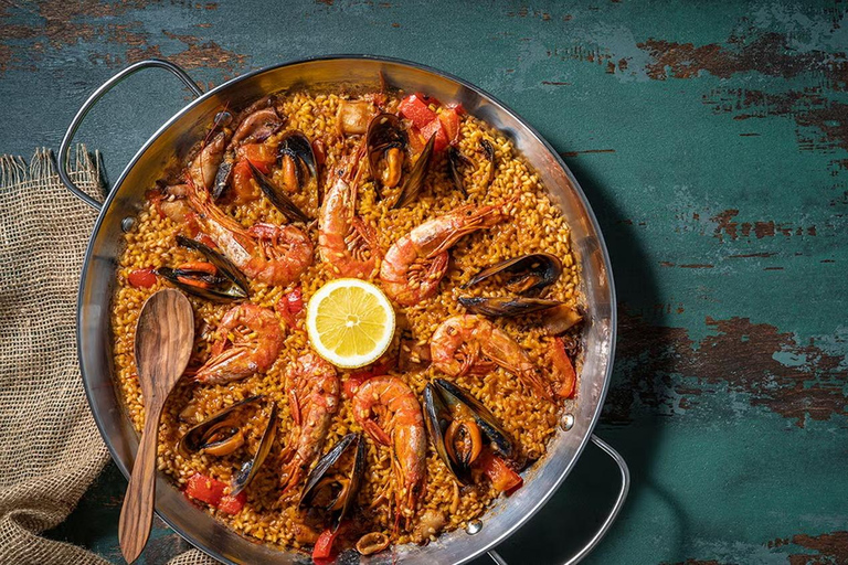 Ibiza: The Complete Evening: Paella, Open Bar and 2 Tickets of your choice Ibiza: The Full Evening: Paella, Open Bar and 2 Tickets of your choice