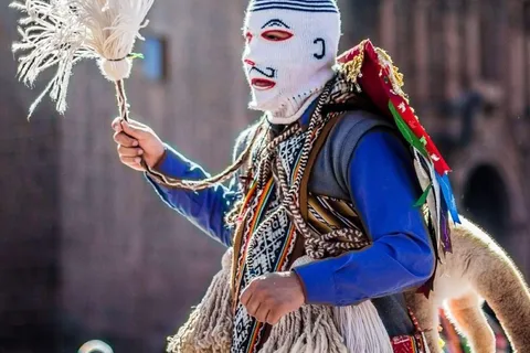 Cusco Escénico - Kukuli Show - | Pisco Sour |