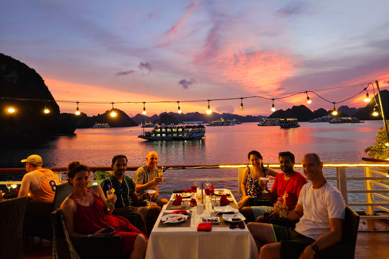 Au départ de Hanoi : Croisière 3D2N Ha Long &amp; Lan Ha Bay by Le Journey CruiseDépart de Hanoi à 8h00