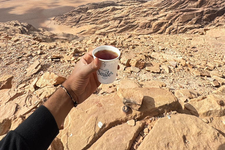 Wadi Rum: Full Day Jeep Sunset Tour with Lunch