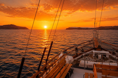 Santorini: Sunset Cruise with Volcano and Hot Springs Stops