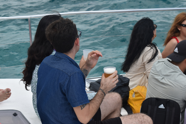 Cancún: Bezoek Isla Mujeres in een Catamarantocht voor alleen volwassenenTour vanuit Playa del Carmen