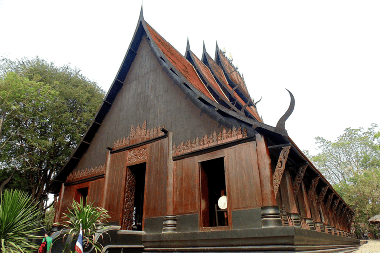 Chiang Rai: 3 Temples and Golden Triangle 1 Day Tour