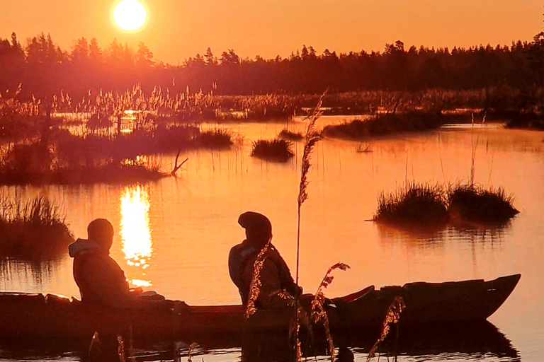 From Riga: Sunrise Kayak or Paddleboard Tour with Pick-Up Double Kayak