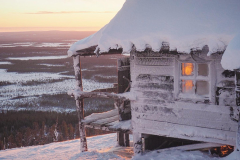 Levi: Snöskovandring till tomtens stuga med korvgrillning