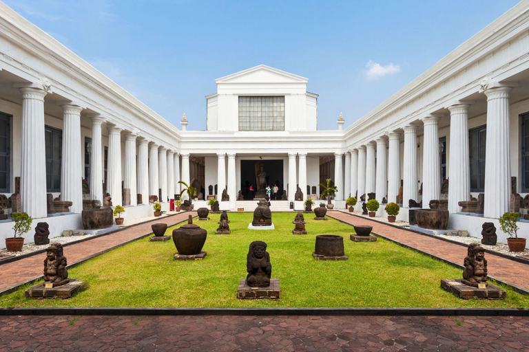 Jakarta: Museums, Chinatown & Colonial Landmarks Tour Group Tour with Transfer and Tickets