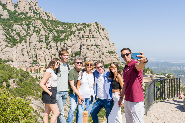 Barcelona: Montserrat, Winery Tour & Lunch with Wine Tasting