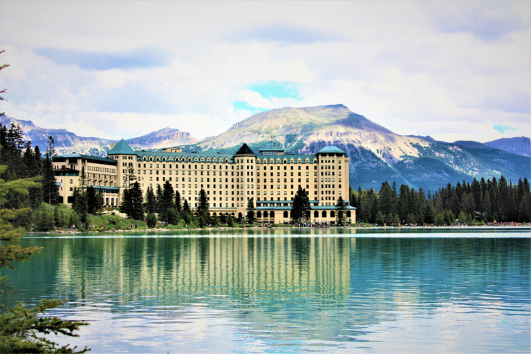 Unbeatable Deal : 3-Day Tour to Banff, Jasper & Drumheller Banff: 3-Day Guided Tour to Banff, Jasper & Drumheller