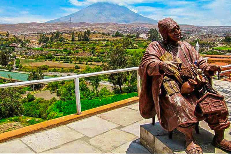 Z Arequipy: Mirabus City Tour | Yanahuara Viewpoint |