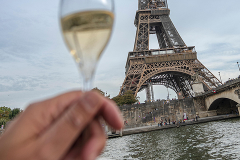 Paris: Private Seine River Cruise Paris: Private Seine River Cruise with Guide