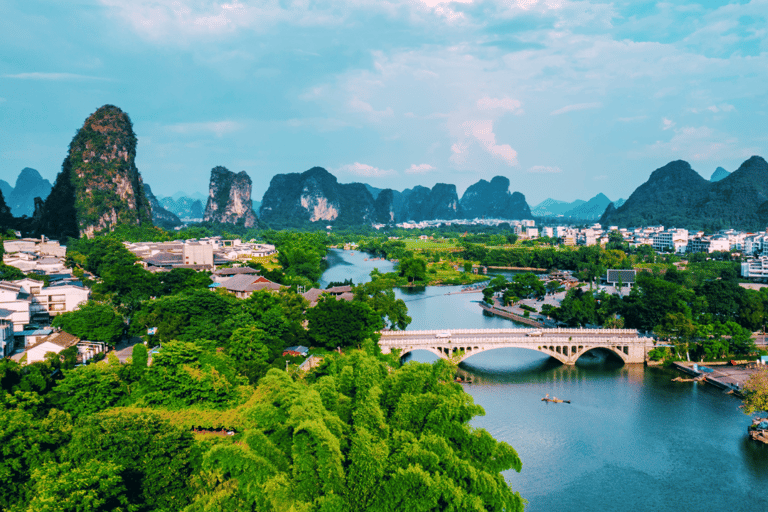 Yangshuo: Upplevelse av naturskön helikopterflygning vid Yulongfloden